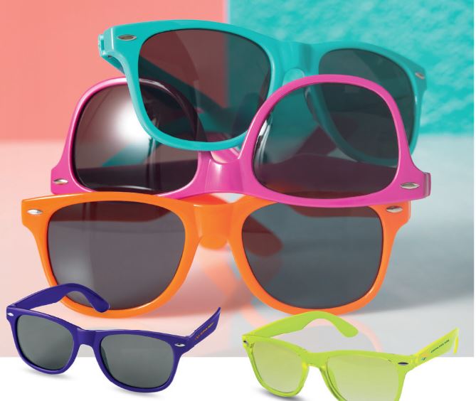 solbriller med trykk av logo 